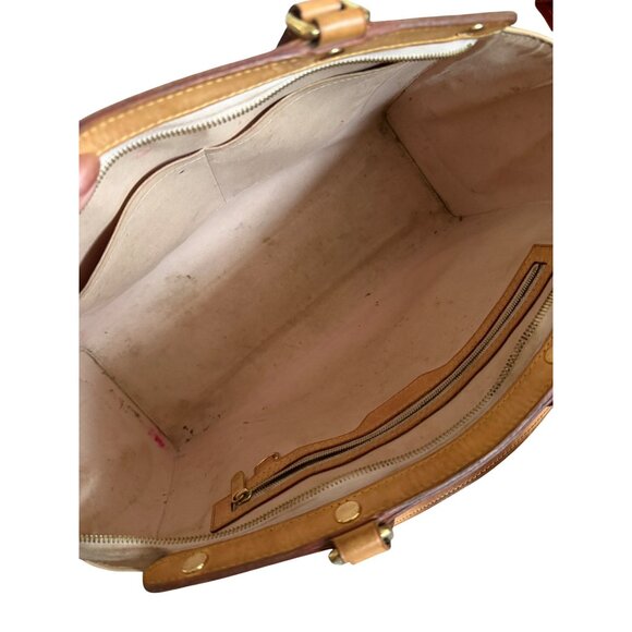 LOUIS VUITTON Beige Poudre Monogram Vernis Brea MM Bag - Picture 7 of 16